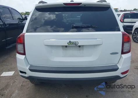 2016 Jeep Compass Latitude z USA, uszkodzony, nr VIN 1C4NJCEA5GD636616